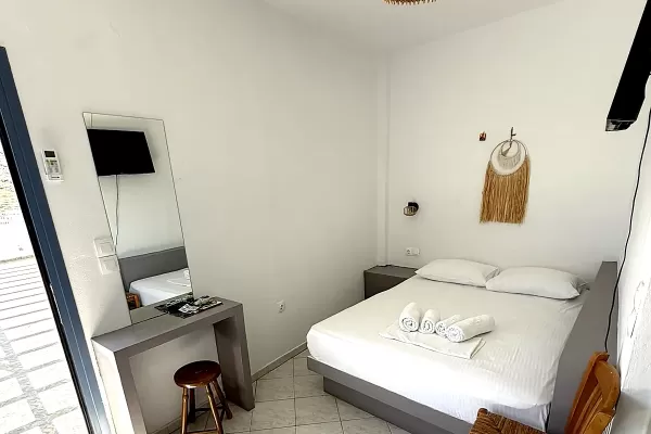 oneiro-room-4-june-2026-21CFCFD52-6B36-BE18-DB41-9948F98383AF.webp
